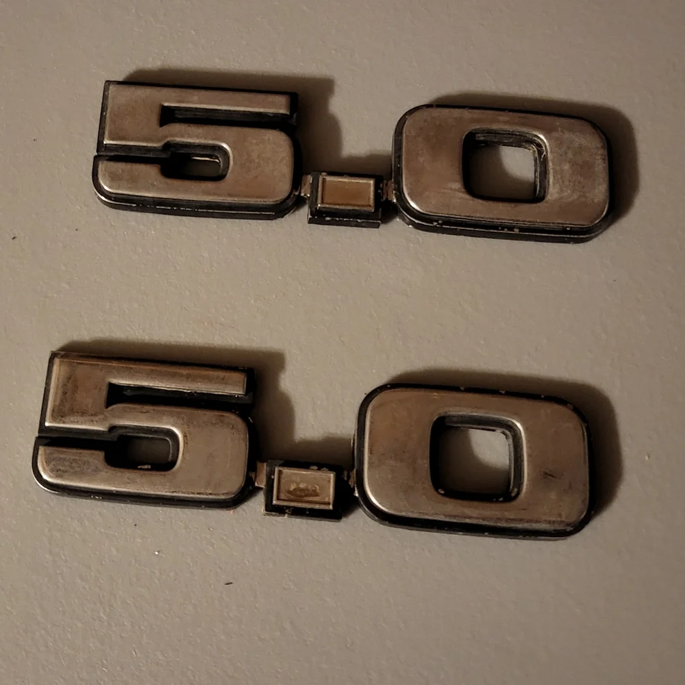 Ford Mustang 5.0 Fender Badges Used